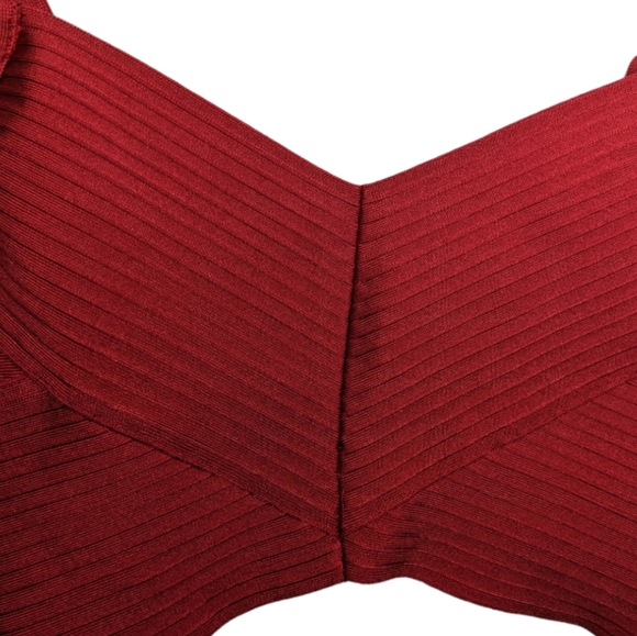 Superdown Red Crop Top 🔥 - Picture 6 of 10